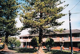 Eastern Beach Holiday Units - South Australia Travel 0