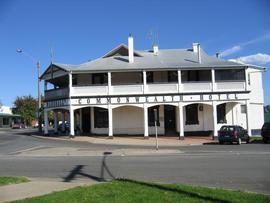 Commonwealth Hotel - South Australia Travel 0