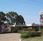 Coach Lamp Motel - South Australia Travel