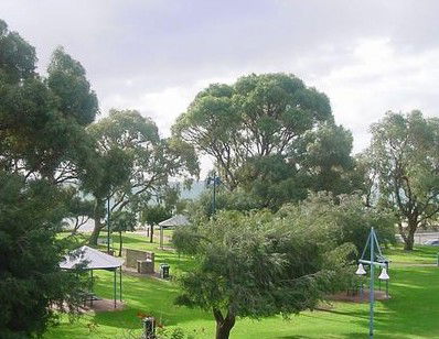 Beachside Apartment Hotel - South Australia Travel 1