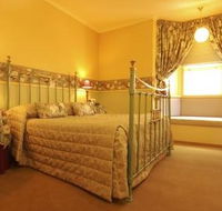 The Russell Hotel - South Australia Travel