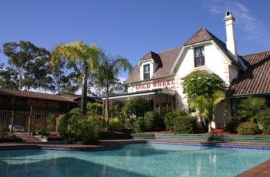 Maclin Lodge Motel - South Australia Travel 3