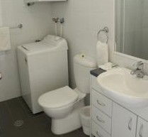 Maclin Lodge Motel - South Australia Travel 5