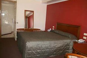 Queensgate Motel - South Australia Travel 3