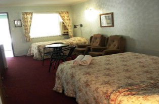 Beerwah Glasshouse Mountains Motel - South Australia Travel 3