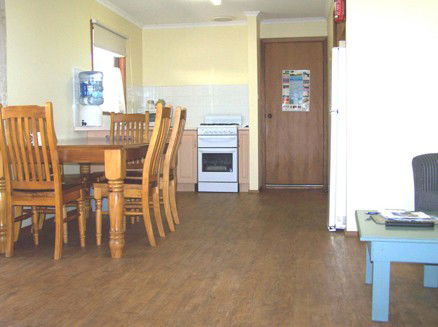 Allestree Holiday Units - South Australia Travel 3