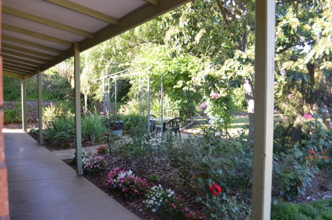 Bright Colonial Inn Motel - South Australia Travel 1