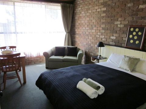 Farnham Court Motel - South Australia Travel 2