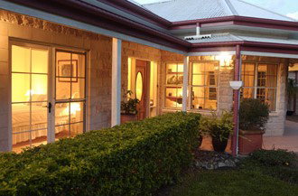 Noosa Valley Manor - Bed And Breakfast - South Australia Travel 1