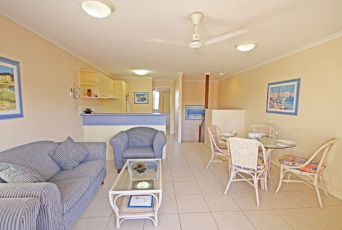 Coolum Beach Getaway Resort - South Australia Travel 3