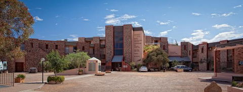 Desert Cave Hotel - South Australia Travel 3