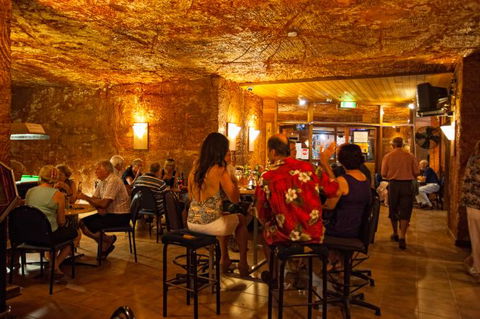 Desert Cave Hotel - South Australia Travel 7