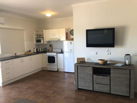 Sundowner Cabin And Tourist Park - South Australia Travel 2