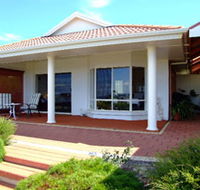 Close Encounters Bed and Breakfast - South Australia Travel