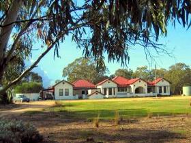 Whurra Mundi Homestead - South Australia Travel 0