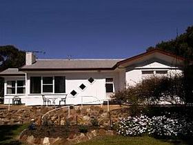 The Pines Holiday Home - South Australia Travel 0