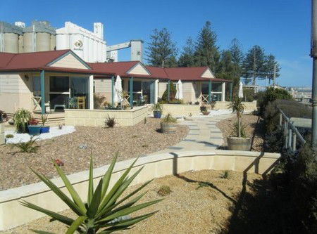 The Mac's Beachfront Villas - South Australia Travel 1