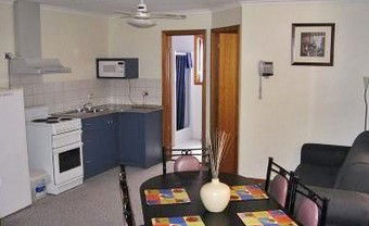 Port Vincent Holiday Cabins And Apartments - South Australia Travel 1