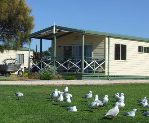 Edithburgh Caravan Park - South Australia Travel 5