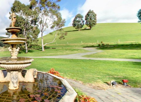 The Old Oak Bed And Breakfast - The Barn - South Australia Travel 5