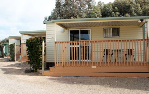 Moonta Bay Road Cabins And Cottages - South Australia Travel 3