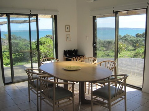 Wallaby Beach House - South Australia Travel 5