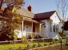 Majestic View (Emily Cottage) - South Australia Travel 0