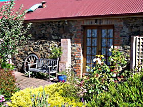 Evandale Stables Accommodation - South Australia Travel 0