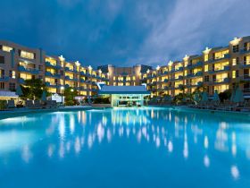 Sheraton Noosa Resort & Spa - South Australia Travel 0