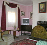 Hollyhock Cottage - South Australia Travel