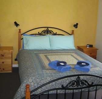 Inala Country Accommodation - South Australia Travel 3