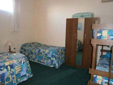 Penguin Holiday Apartments - South Australia Travel 2