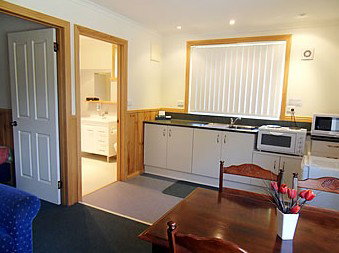 Driftwood Strahan Villas - South Australia Travel 3