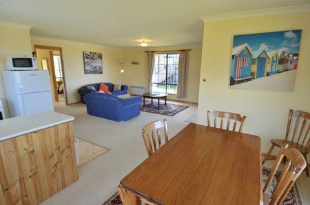 Bruny Island Accommodation Services - Omaroo Cottage - South Australia Travel 1