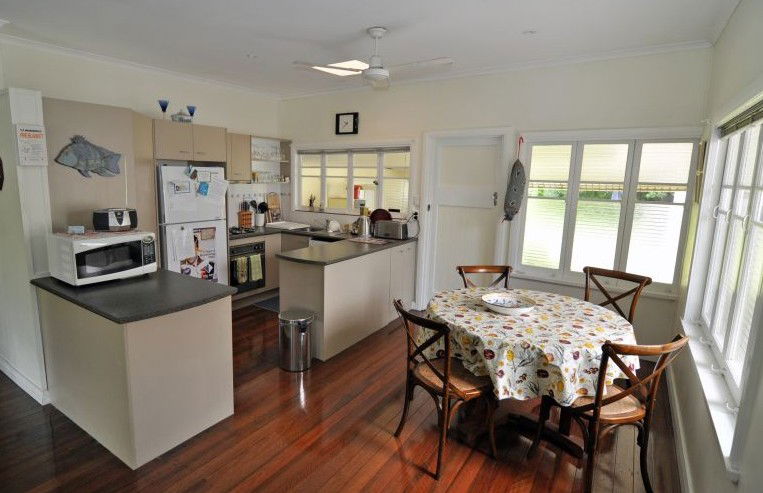 Bungalow QLD South Australia Travel