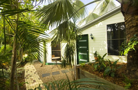 Glasshouse Mountains Ecolodge - South Australia Travel 5