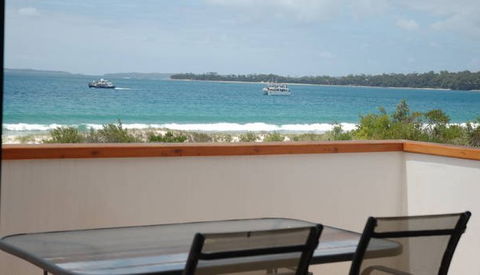 Beachfront House - South Australia Travel 5