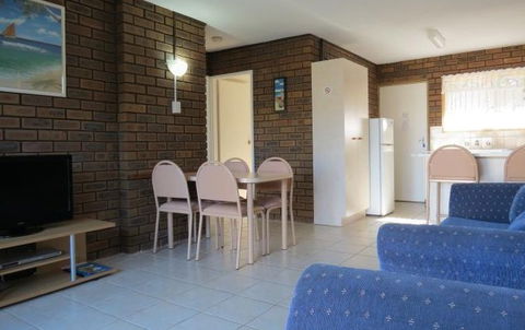 Chapman Court - South Australia Travel 4