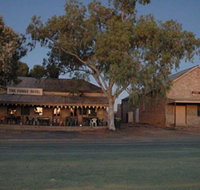 Tooles Family Hotel - South Australia Travel