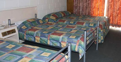 Marlborough Motor Inn - South Australia Travel 3