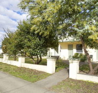 Tumut Apartments - South Australia Travel
