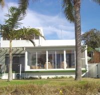 8 Seaview Crescent - South Australia Travel