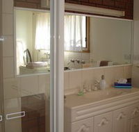 Murray Bank Holiday Units and Yabby Farm - South Australia Travel
