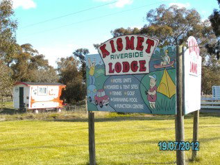 Kismet Riverside Lodge - South Australia Travel 0