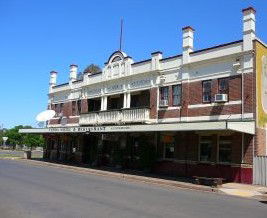 Yenda Hotel - South Australia Travel 1