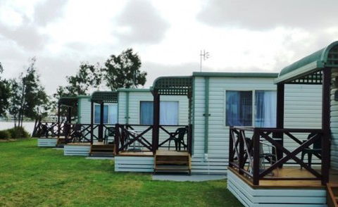 Belmont Pines Lakeside Holiday Park - South Australia Travel 3