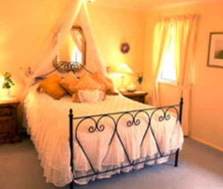 Blue Mountains Lakeside Bed And Breakfast - South Australia Travel 2