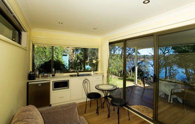 Blue Mountains Lakeside Bed And Breakfast - South Australia Travel 3