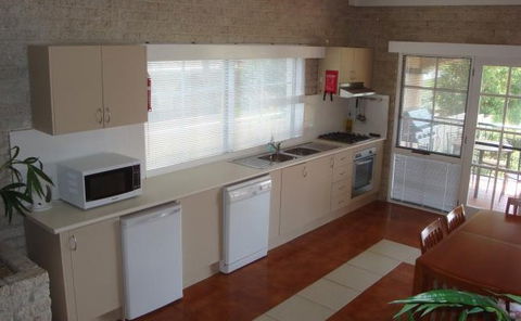Caroline Bay Getaway - South Australia Travel 0