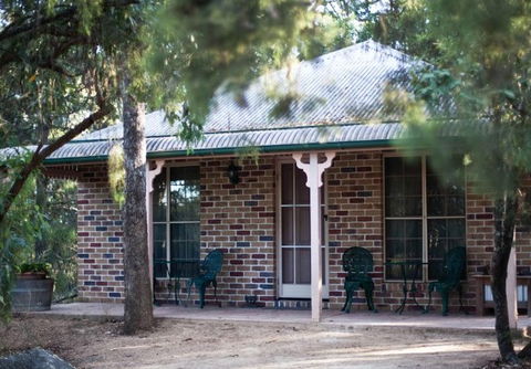 Honeysuckle Cottages And The Rocks Restaurant - South Australia Travel 4